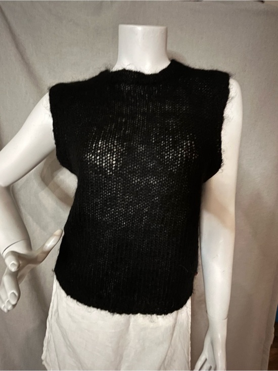 Tommy Hilfiger Sweaters - Tommy Hilfiger Sleeveless Lightweight  Sheer Knit Wool/Mohair Vest